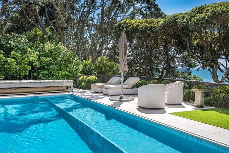 Photo of property in 12a Seacliffe Avenue, Belmont, Auckland, 0622