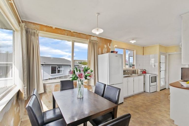 Photo of property in 76 Cargill Street, Papakura, 2110