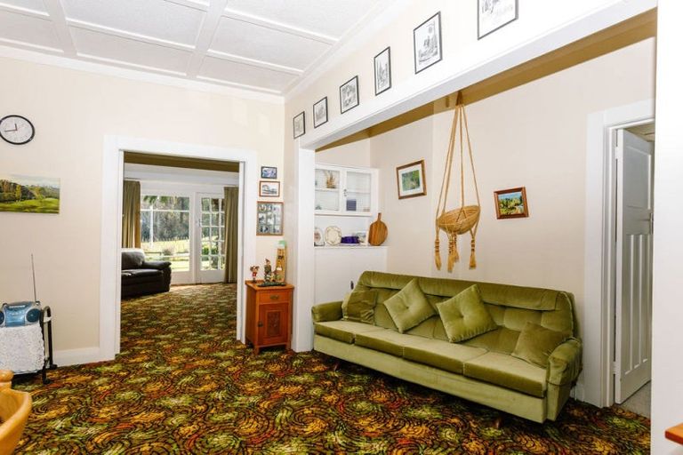 Photo of property in 36 Riverdale Road, Dannevirke, 4930