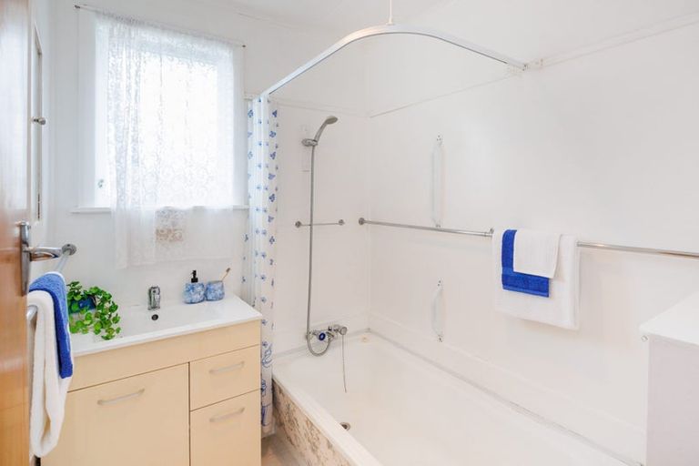 Photo of property in 5 Kaituna Street, Milson, Palmerston North, 4414