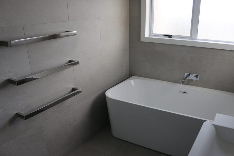 Photo of property in 87 Grant Road, Thorndon, Wellington, 6011