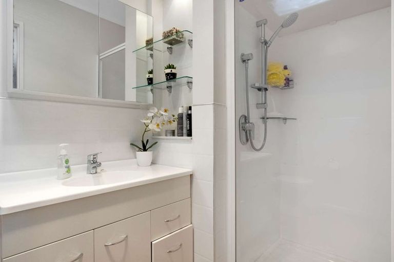 Photo of property in 10 Barraud Place, Pukehangi, Rotorua, 3015