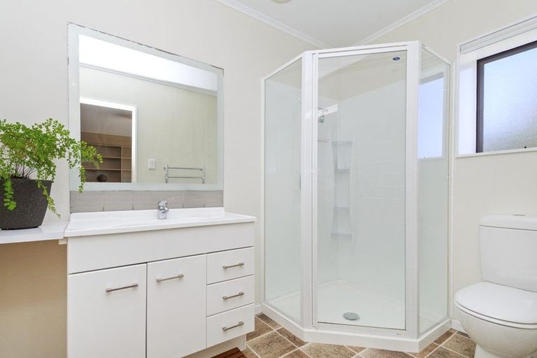 Photo of property in 10 Hallewell Crescent, Johnsonville, Wellington, 6037