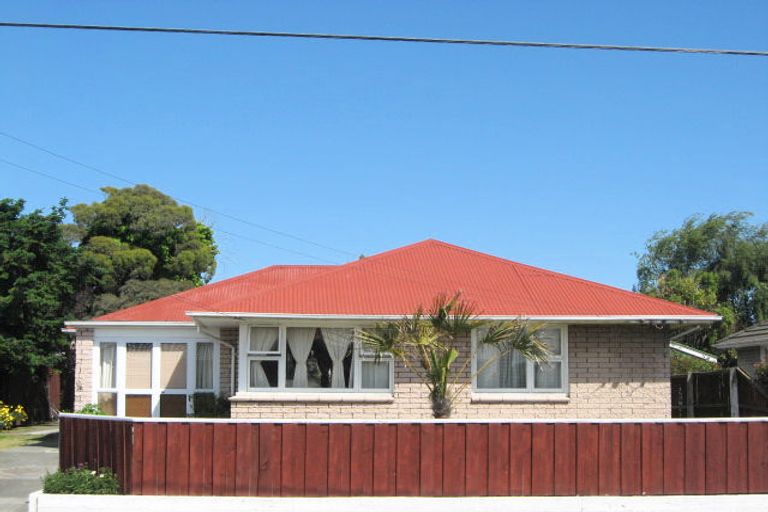 Photo of property in 26 Vancouver Crescent, Wainoni, Christchurch, 8061