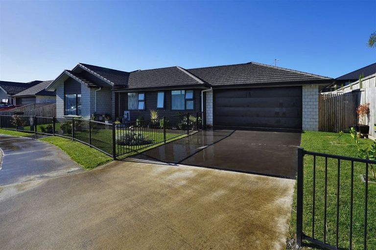 Photo of property in 2 Faber Place, Rototuna North, Hamilton, 3210