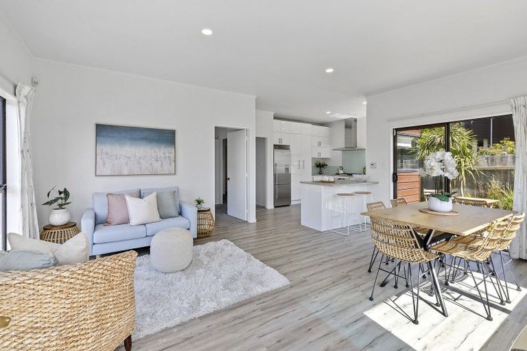 Photo of property in 72 Beacon Hill Road, Strathmore Park, Wellington, 6022