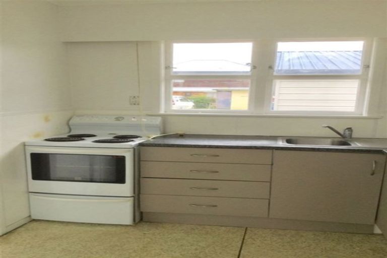 Photo of property in 2/79 Rimu Street, New Lynn, Auckland, 0600