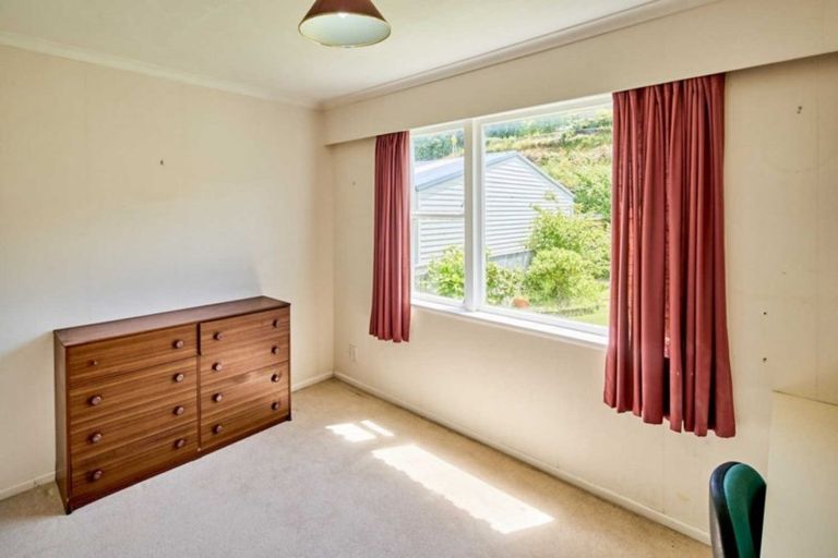 Photo of property in 350 Main Road, Tawa, Wellington, 5028
