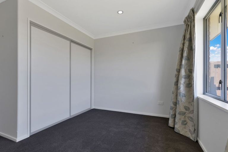 Photo of property in 9 Walnut Way, Rangiora, 7400