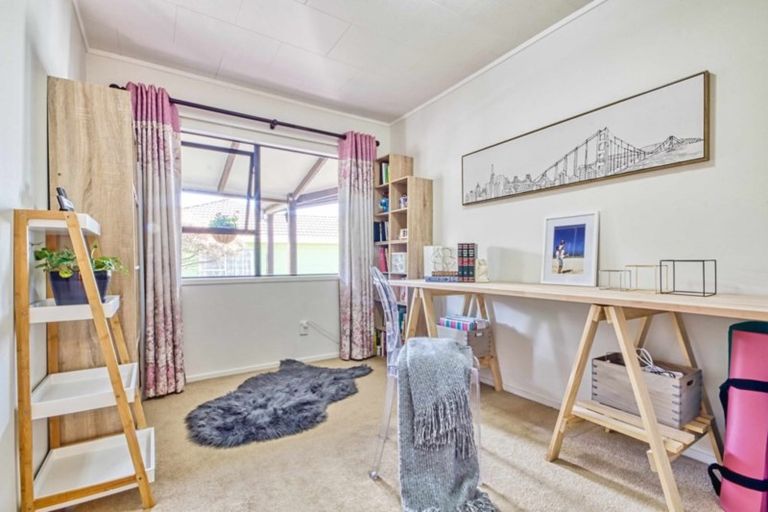 Photo of property in 88 Reynella Drive, Massey, Auckland, 0614