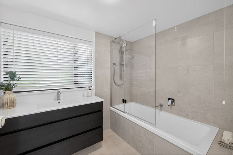 Photo of property in 25 Lookaway Place, Huntsbury, Christchurch, 8022