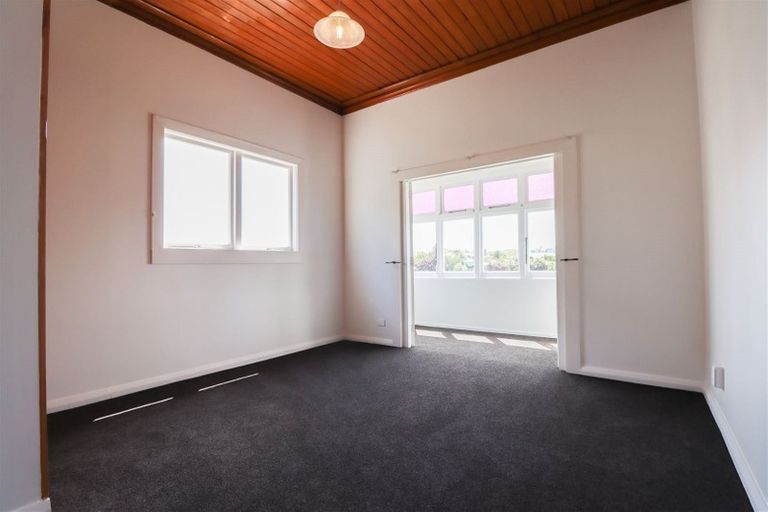 Photo of property in 12 Clifton Terrace, West End, Timaru, 7910