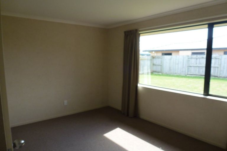 Photo of property in 2 Branigan Parade, Kelvin Grove, Palmerston North, 4414