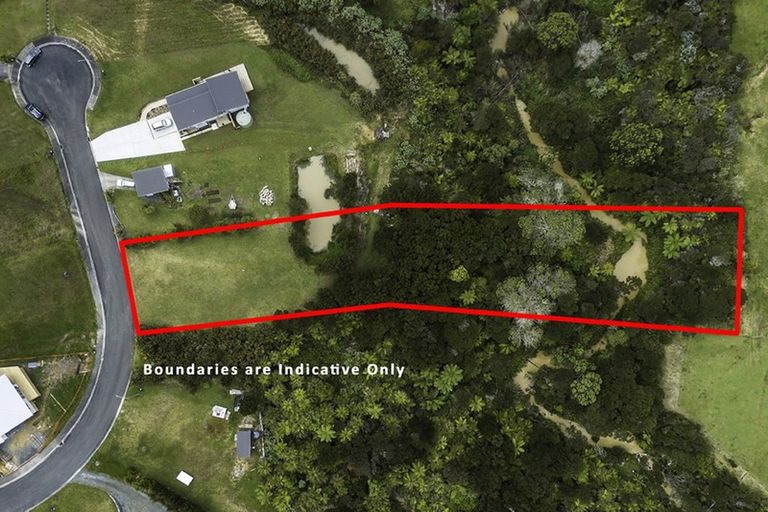 Photo of property in 7 Lori Lane, Coopers Beach, 0420