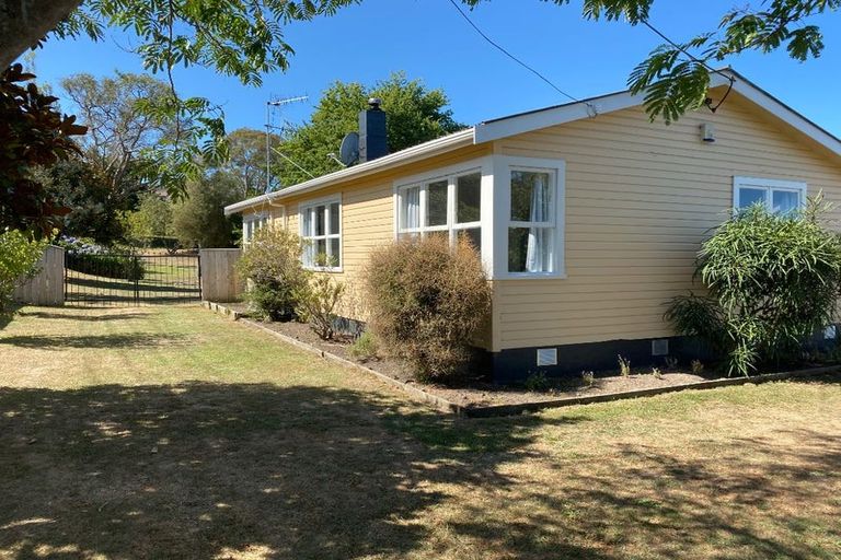 Photo of property in 18 Church Street, Waipawa, 4210