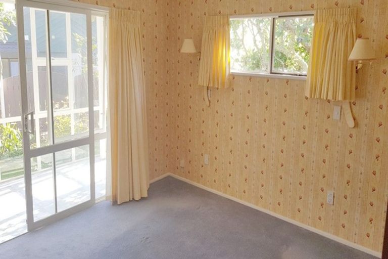 Photo of property in 17 Awanui Drive, Waikanae, 5036
