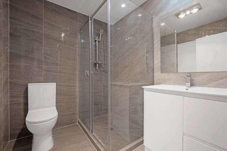 Photo of property in 25c Leaver Place, Weymouth, Auckland, 2103