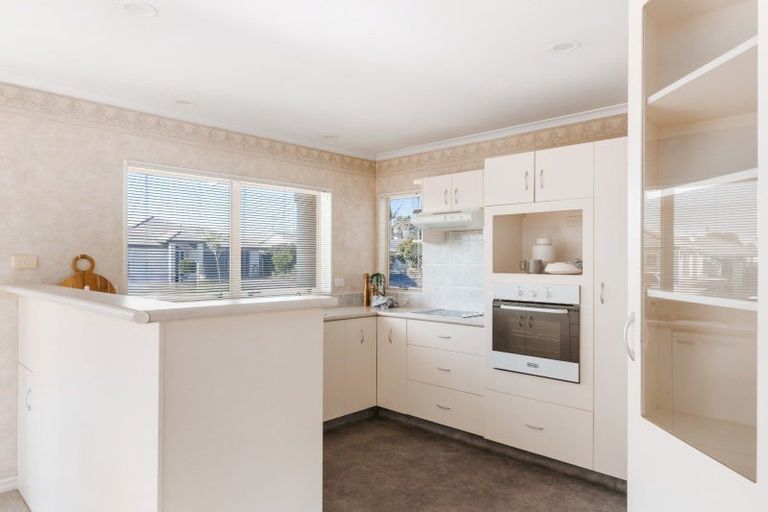 Photo of property in 4 Monterey Key, Papamoa Beach, Papamoa, 3118