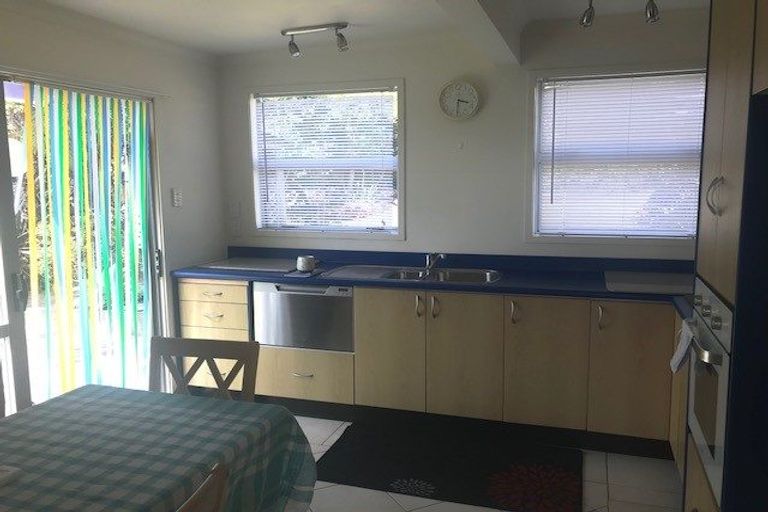 Photo of property in 11 Valkyria Place, Beach Haven, Auckland, 0626