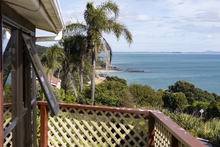 Photo of property in 20 Leslie Road, Cable Bay, 0420