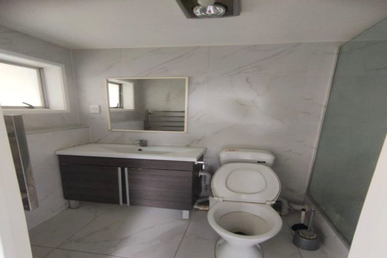 Photo of property in 165 Don Buck Road, Massey, Auckland, 0614