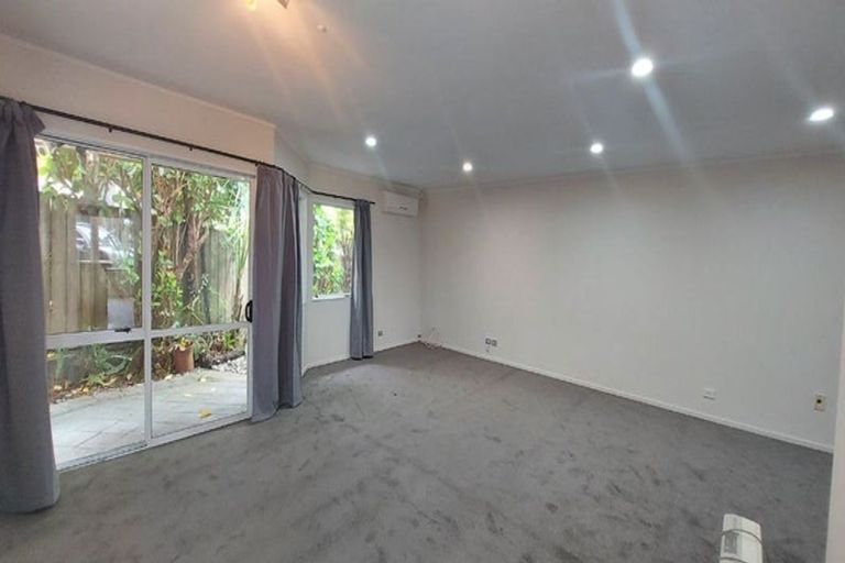 Photo of property in 825 Chapel Road, Shamrock Park, Auckland, 2016