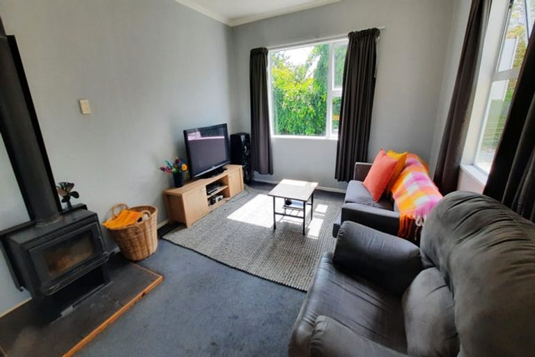 Photo of property in 11 Lowery Street, Milton, 9291