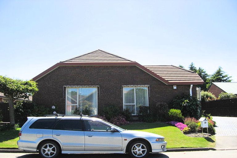 Photo of property in 1/5 Cottesmore Close, Burnside, Christchurch, 8053