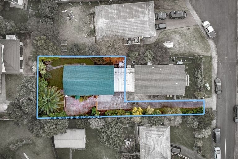 Photo of property in 2/3 Forsythe Place, Massey, Auckland, 0614