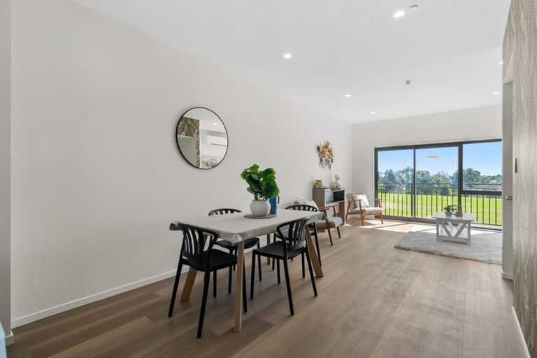 Photo of property in 3/22 Cherry Tree Place, Massey, Auckland, 0614