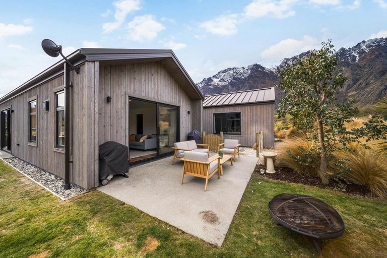 Photo of property in 5 Durness Court, Jacks Point, Queenstown, 9371