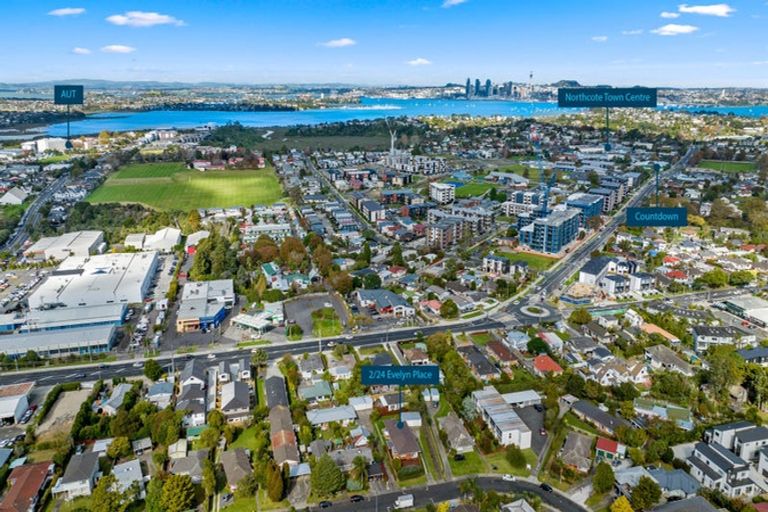Photo of property in 2/24 Evelyn Place, Hillcrest, Auckland, 0627