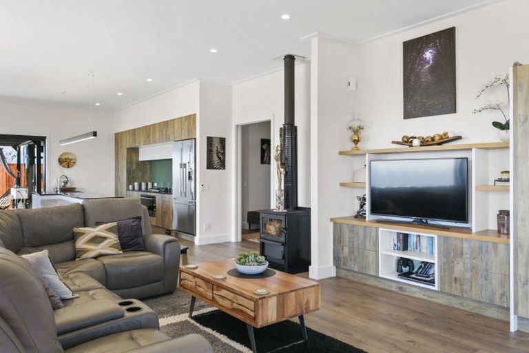 Photo of property in 21 Rangikatea Road, Omori, Turangi, 3381