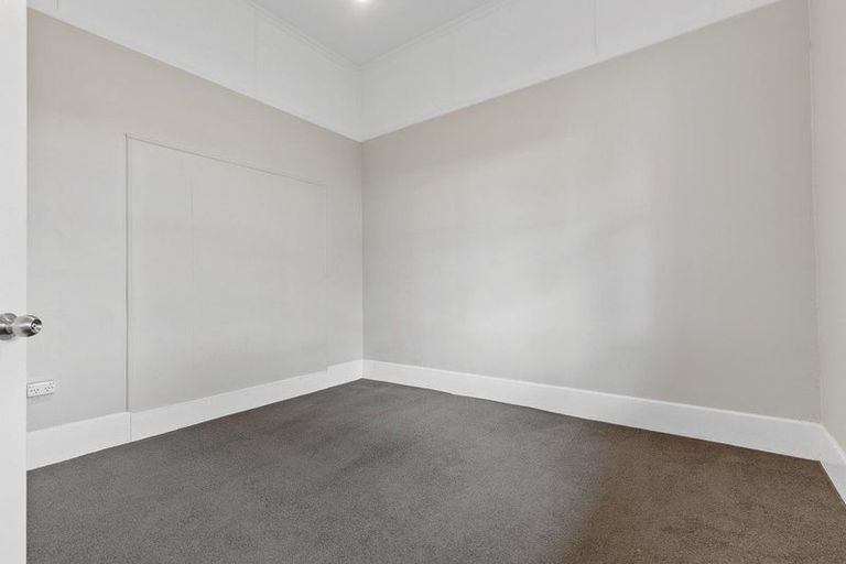 Photo of property in 35 West Street, West End, Palmerston North, 4412