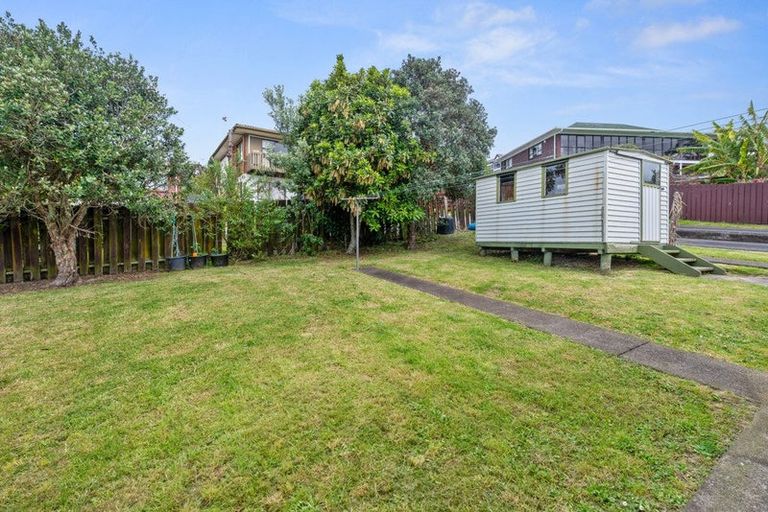 Photo of property in 7 Pakira Avenue, Glendene, Auckland, 0602