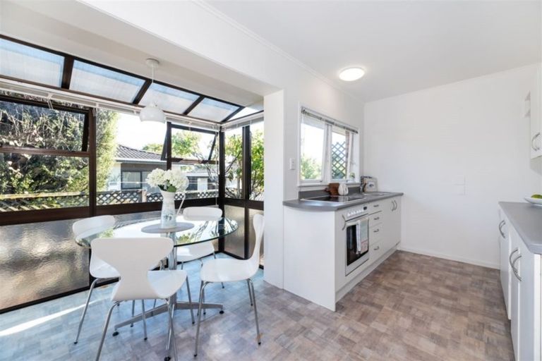 Photo of property in 2/7 Napoleon Avenue, Milford, Auckland, 0620