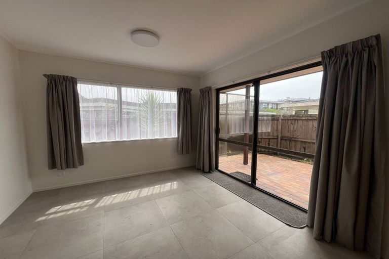 Photo of property in 1/7 Alice Avenue, Orewa, 0931
