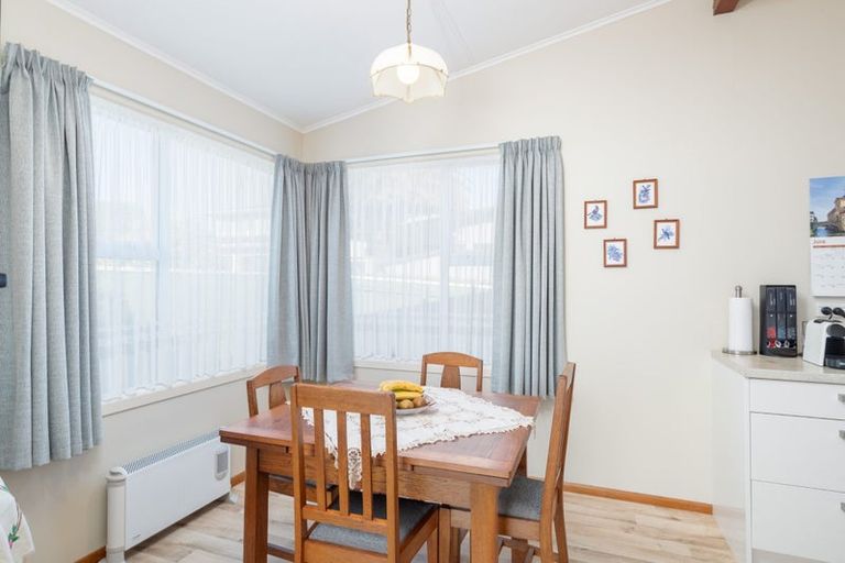 Photo of property in 1 Lilac Lane, Maungaraki, Lower Hutt, 5010