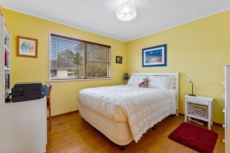 Photo of property in 16 Rosalind Road, Glenfield, Auckland, 0629