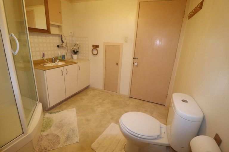 Photo of property in 25 Gladys Avenue, Glenfield, Auckland, 0629