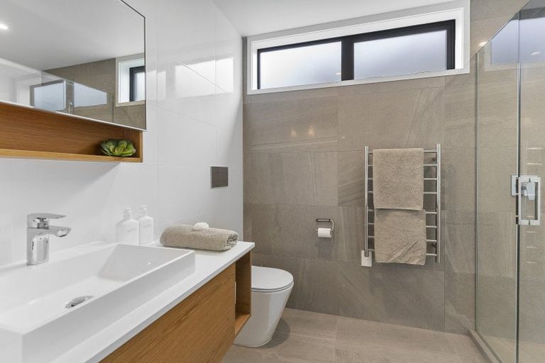 Photo of property in 1a Maleme Avenue, Belmont, Auckland, 0622