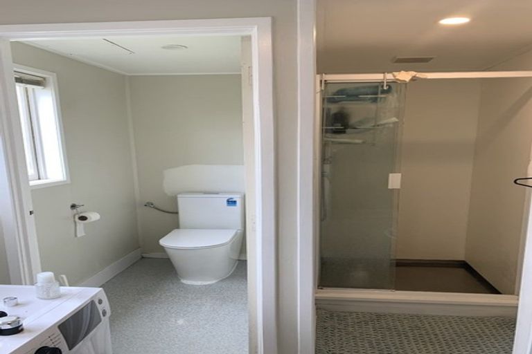 Photo of property in 10 Peter Terrace, Castor Bay, Auckland, 0620