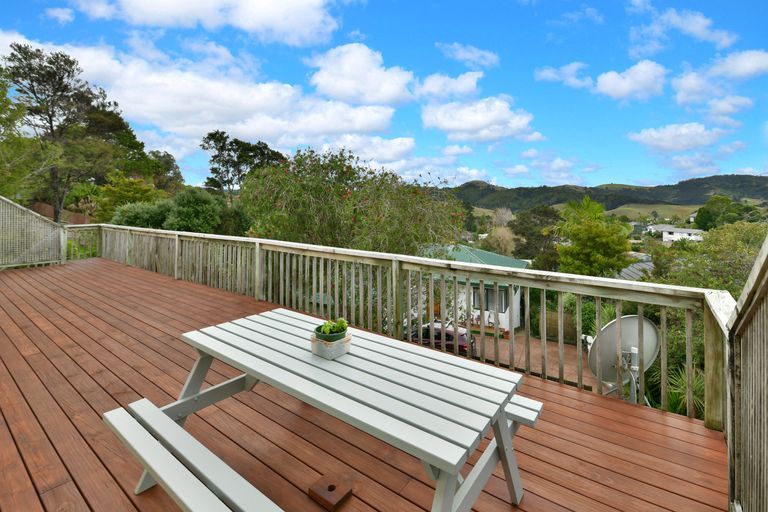 Photo of property in 31 Hillcrest Road, Hatfields Beach, Orewa, 0931