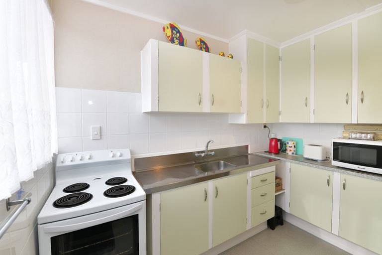 Photo of property in 31 Hillcrest Road, Hatfields Beach, Orewa, 0931