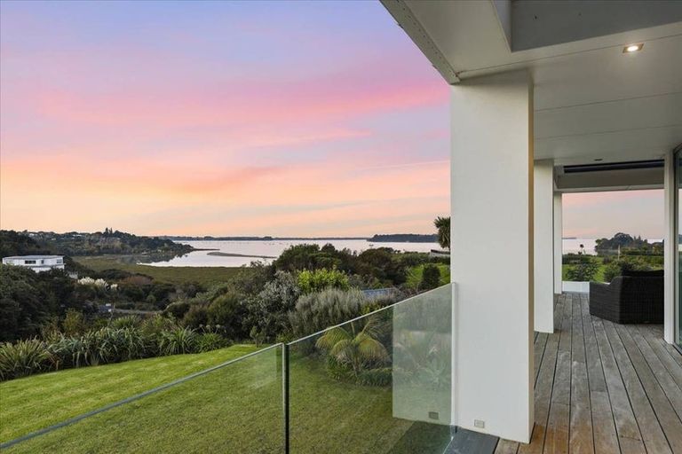 Photo of property in 51 Lynley Park Drive, Omokoroa, 3114