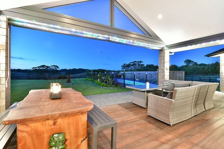 Photo of property in 10 Joblin Road, Wainui, Silverdale, 0994