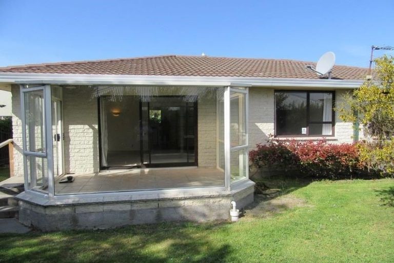 Photo of property in 1/74a Jeffreys Road, Fendalton, Christchurch, 8052