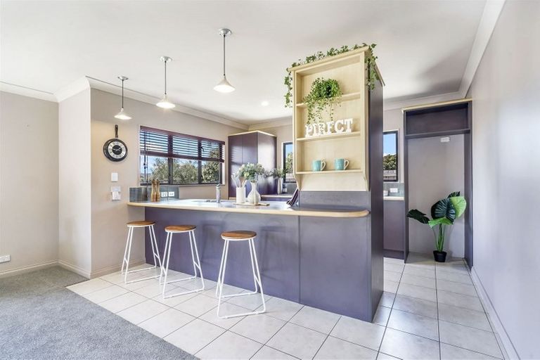 Photo of property in 16 Lockhart Place, Rototuna, Hamilton, 3210