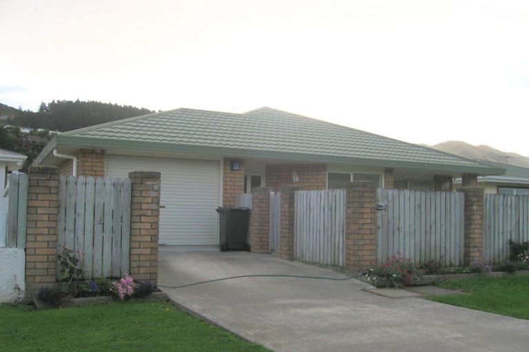 Photo of property in 23a Beauchamp Street, Tawa, Wellington, 5028