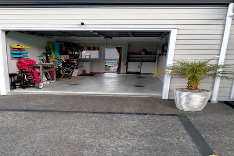 Photo of property in 18a Resolution Drive, Whitby, Porirua, 5024